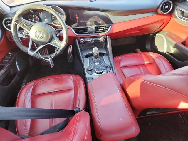 2017 Alfa Romeo Giulia Q4