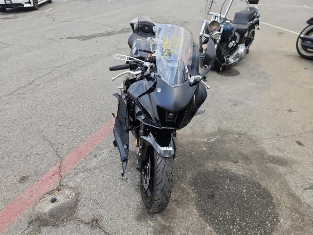 2025 Yamaha Yzfr7