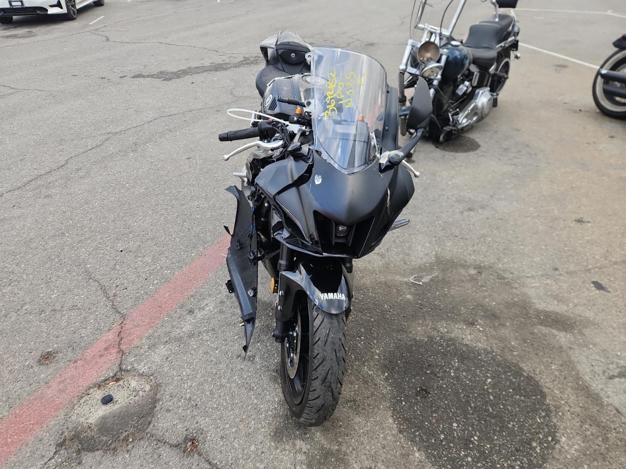 2025 Yamaha YZFR7