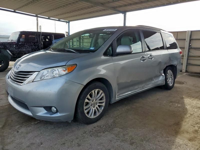 2011 Toyota Sienna XLE