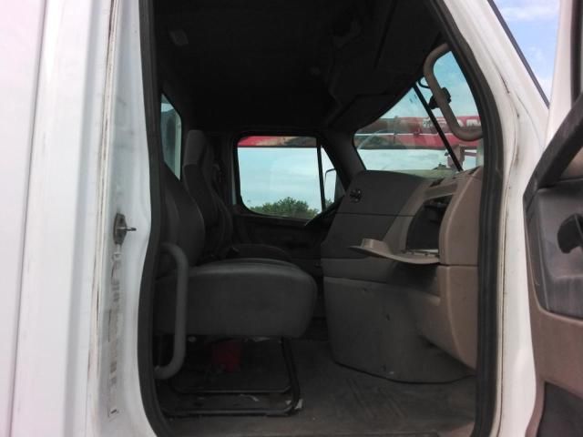 2015 Freightliner Cascadia Semi Truck
