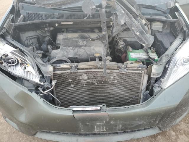 2011 Toyota Sienna xle