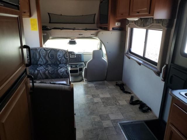 2010 Ford Econoline E450 Super Duty Cutaway Van