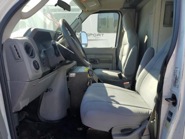 2016 Ford Econoline E450 Super Duty Cutaway Van