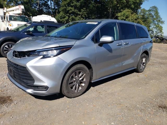 2023 Toyota Sienna LE