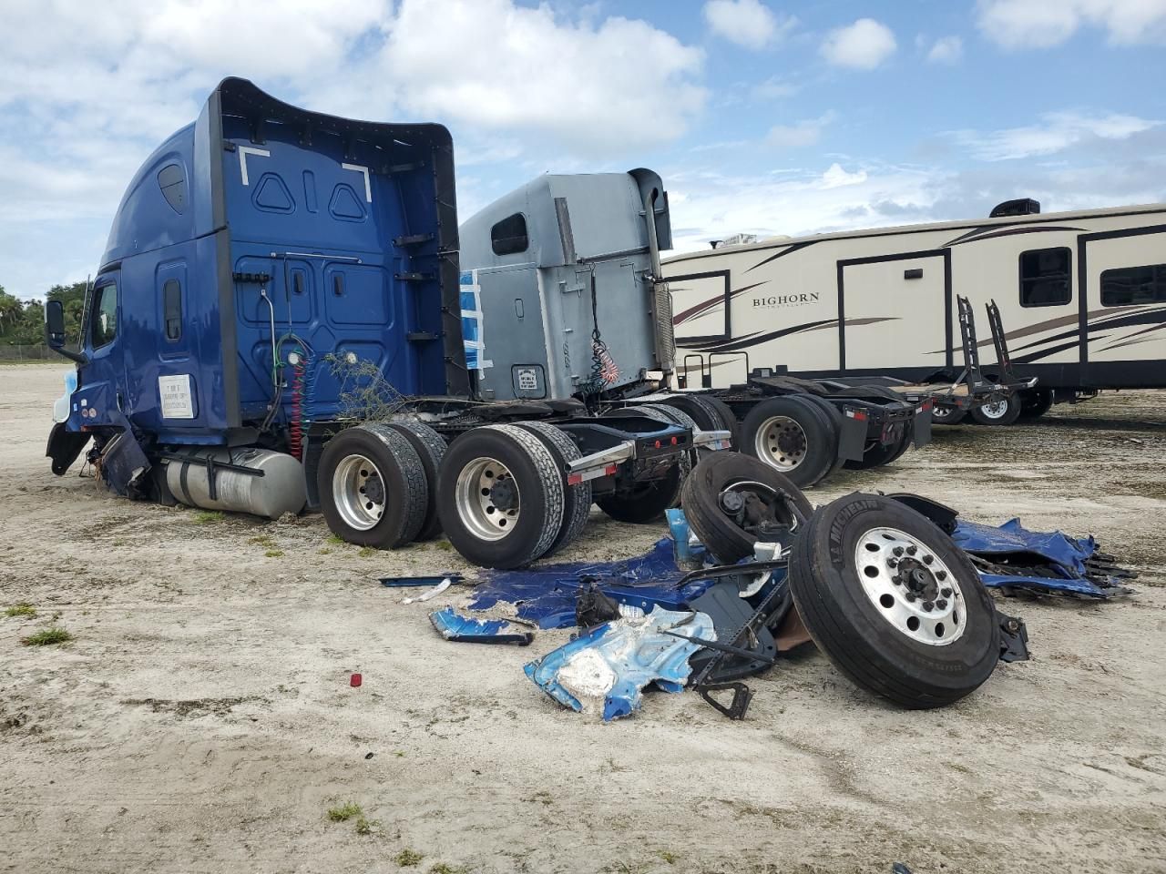 2025 Freightliner Cascadia 126 Semi Truck