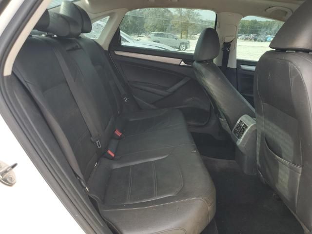2013 Volkswagen Passat SE