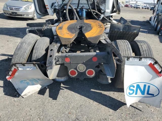 2016 Freightliner Cascadia 125 Semi Truck