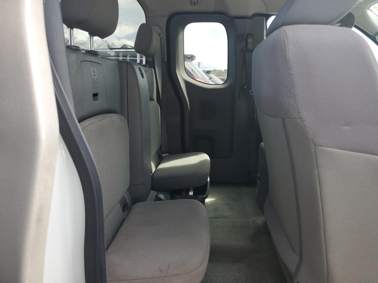 2016 Nissan Frontier S