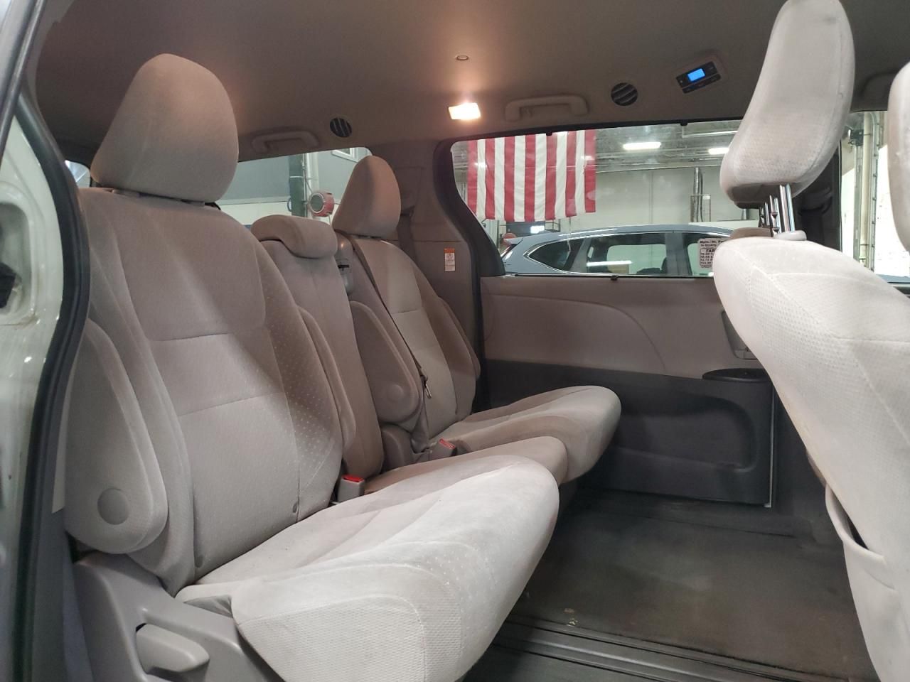 2017 Toyota Sienna le