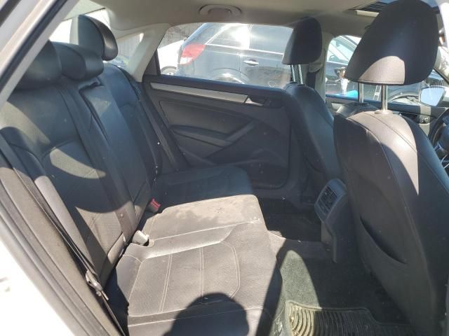 2014 Volkswagen Passat SE