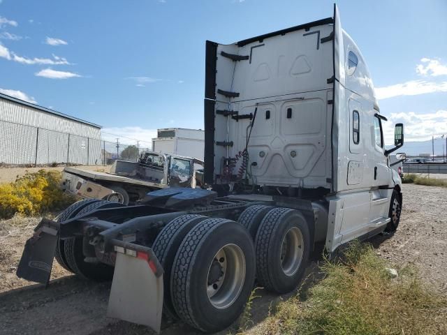 2019 Freightliner Cascadia 126 Semi Truck