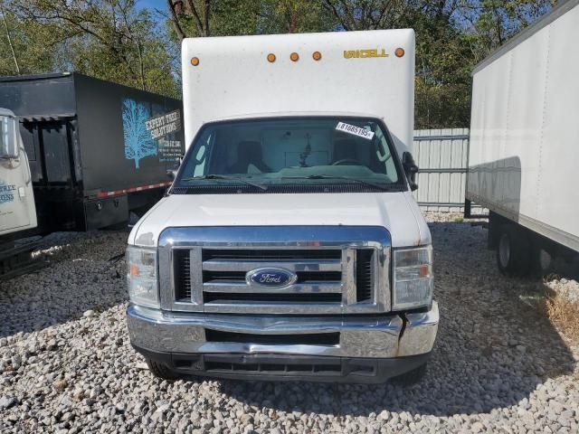 2016 Ford Econoline E350 Super Duty Cutaway Van