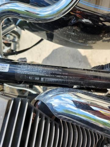 2014 Harley-Davidson FLD Switchback