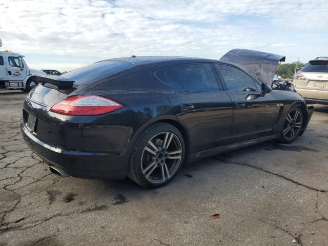 2011 Porsche Panamera 2