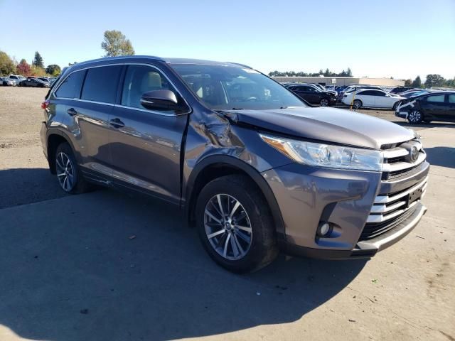 2017 Toyota Highlander SE