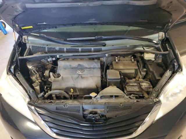 2013 Toyota Sienna LE
