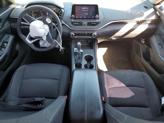 2022 Nissan Altima sv