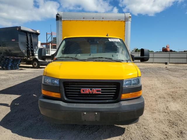 2022 GMC Savana CUT-BOX Truck