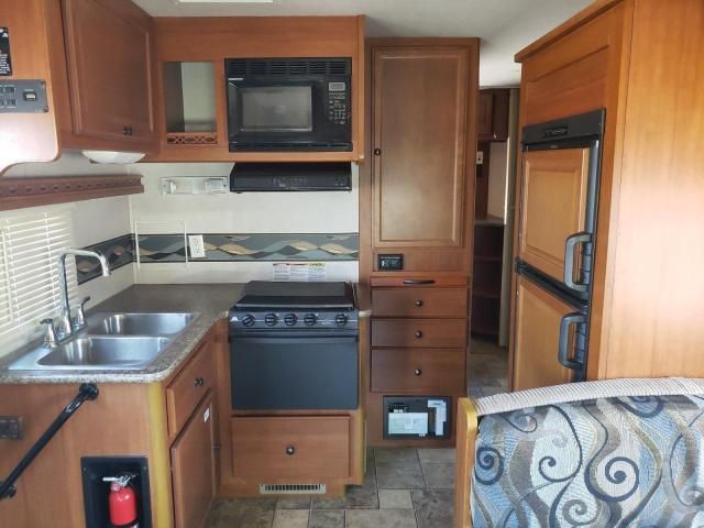 2010 Ford Econoline E450 Super Duty Cutaway Van