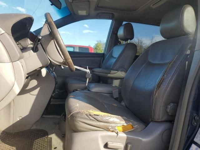 2004 Toyota Sienna xle