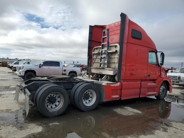 2013 Volvo VN VNL