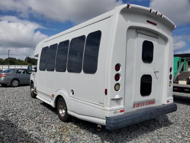 2014 Ford Econoline E450 Super Duty Cutaway Van