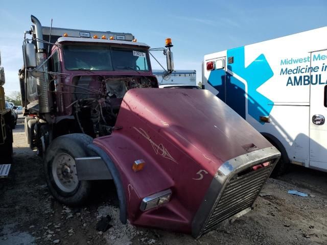 2000 Freightliner Convention Dump Truck