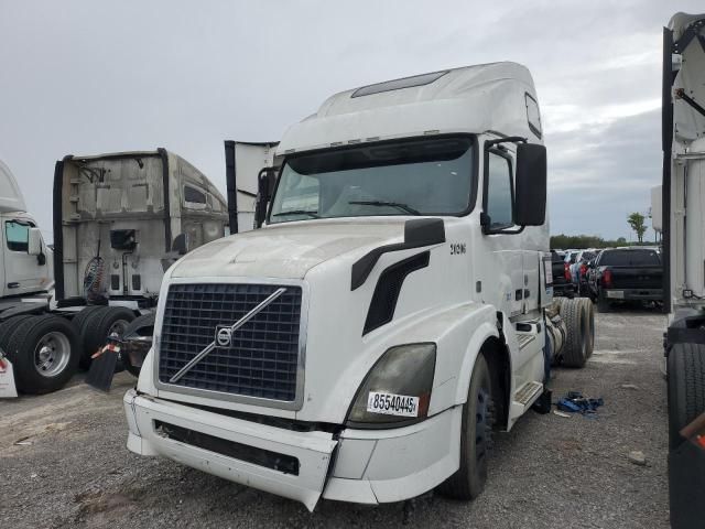 2013 Volvo VNL Semi Truck