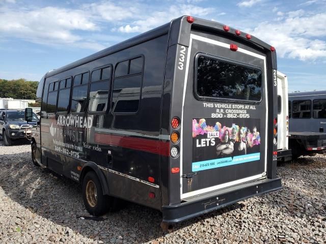 2019 Ford Econoline E450 Super Duty Cutaway Van
