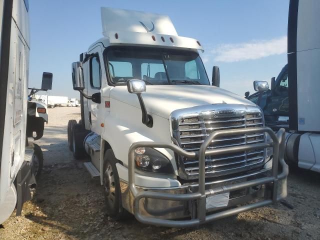 2018 Freightliner Cascadia 125 Semi Truck