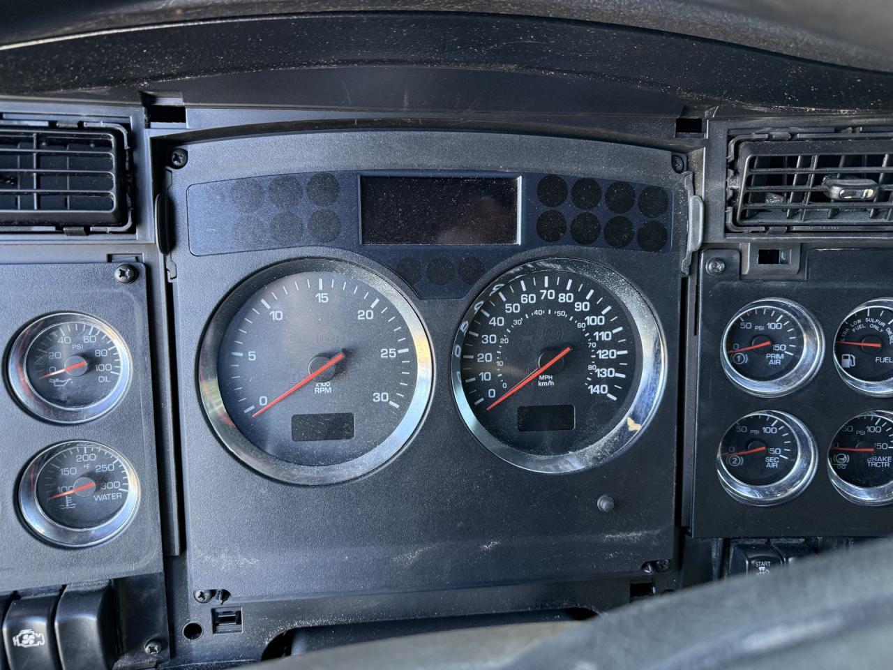 2025 Kenworth Construction W900