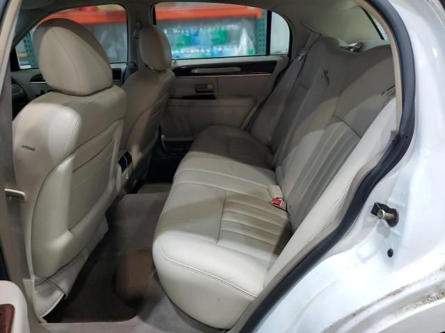 2005 Lincoln Town Car Signature