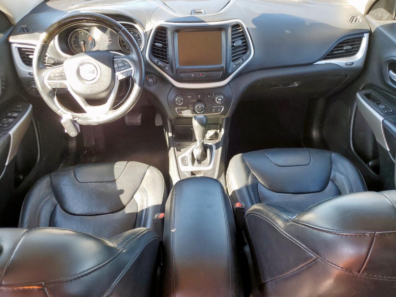 2016 Jeep Cherokee Overland