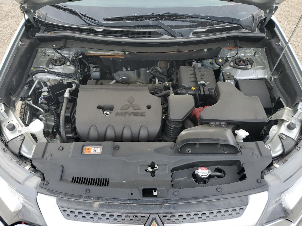 2020 Mitsubishi Outlander es