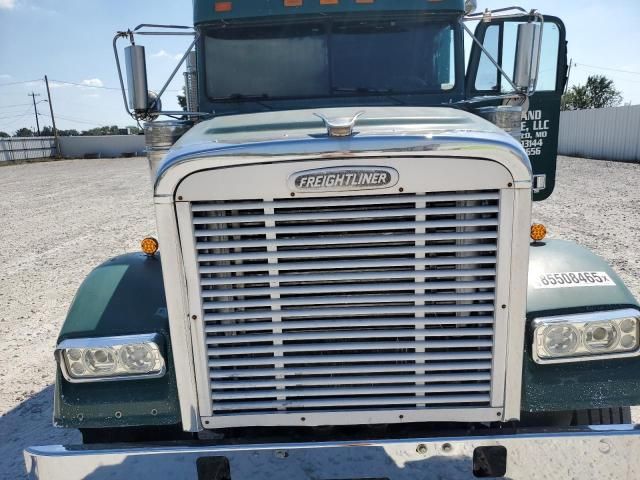 2001 Freightliner Convention Semi Truck