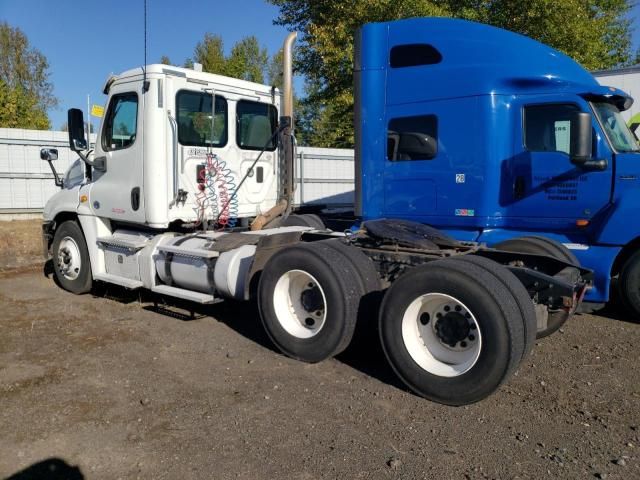 2014 Freightliner Cascadia Semi Truck