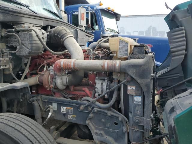 2015 Peterbilt 579 Semi Truck