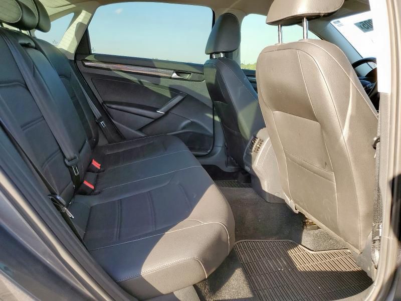 2020 Volkswagen Passat R-Line