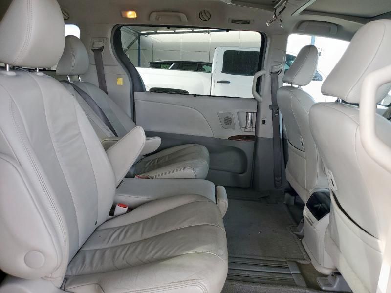 2011 Toyota Sienna XLE