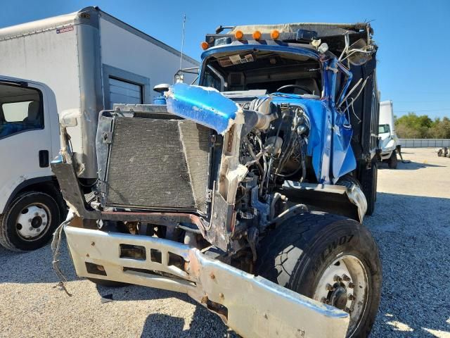 1995 Mack 600 RD600