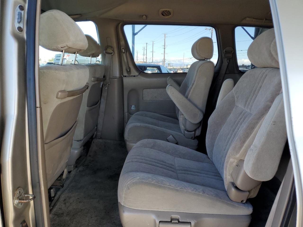 2000 Toyota Sienna le