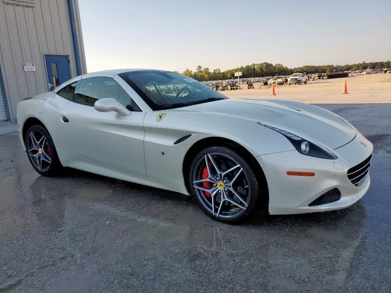 2016 Ferrari California T
