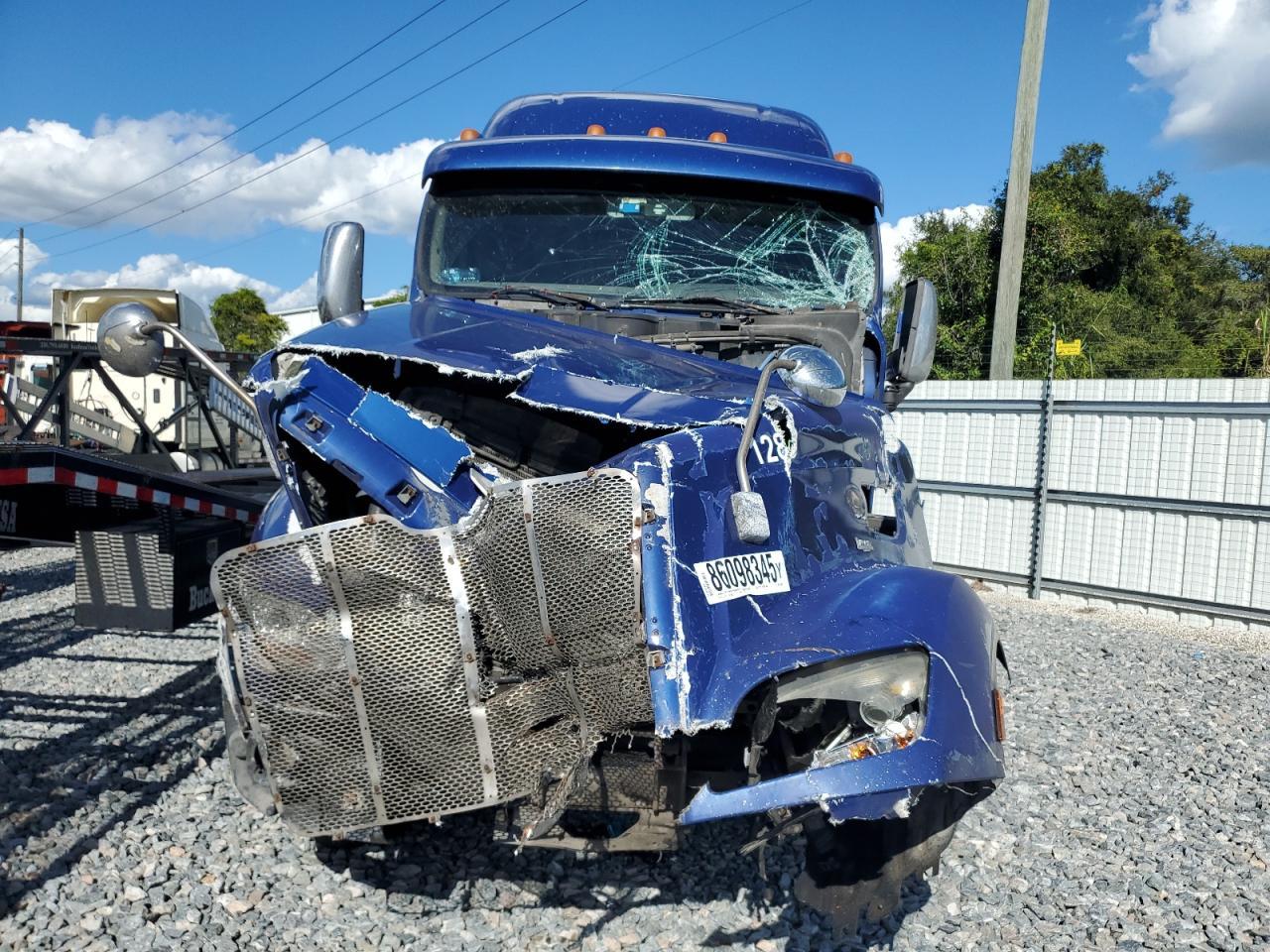 2013 Peterbilt 587 Semi Truck