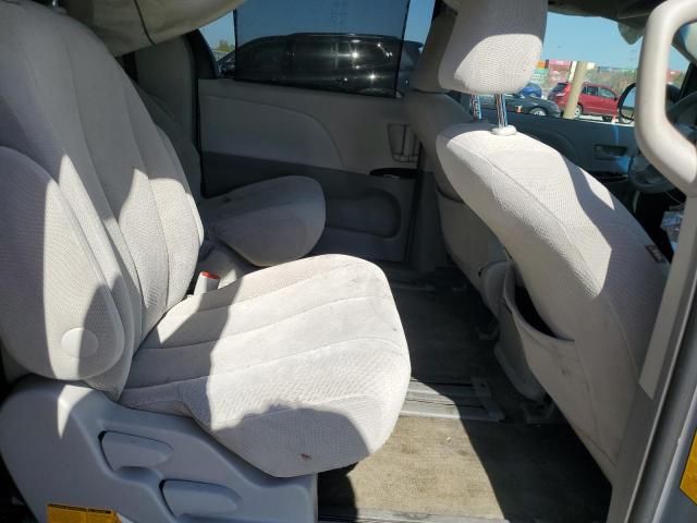 2014 Toyota Sienna LE