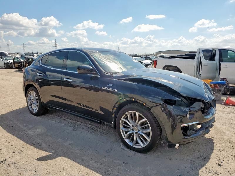 2022 Maserati Levante Base