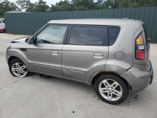 2010 KIA Soul +