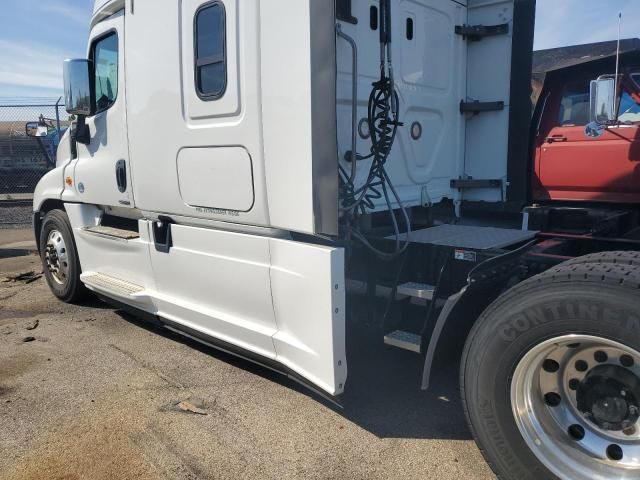 2019 Freightliner Cascadia 125 Semi Truck