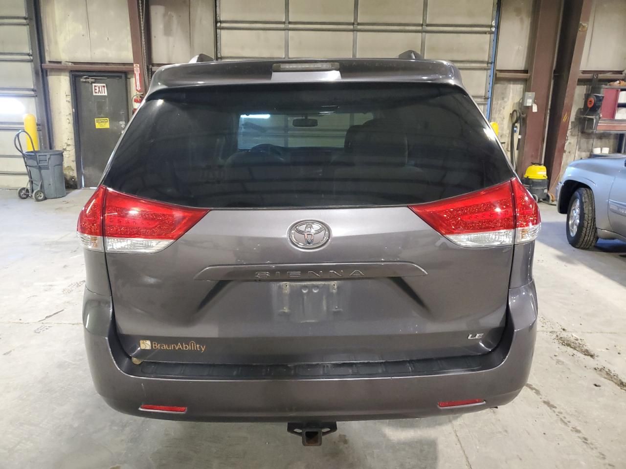 2013 Toyota Sienna le