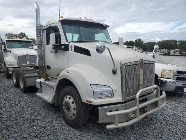 2018 Kenworth T880 Semi Truck